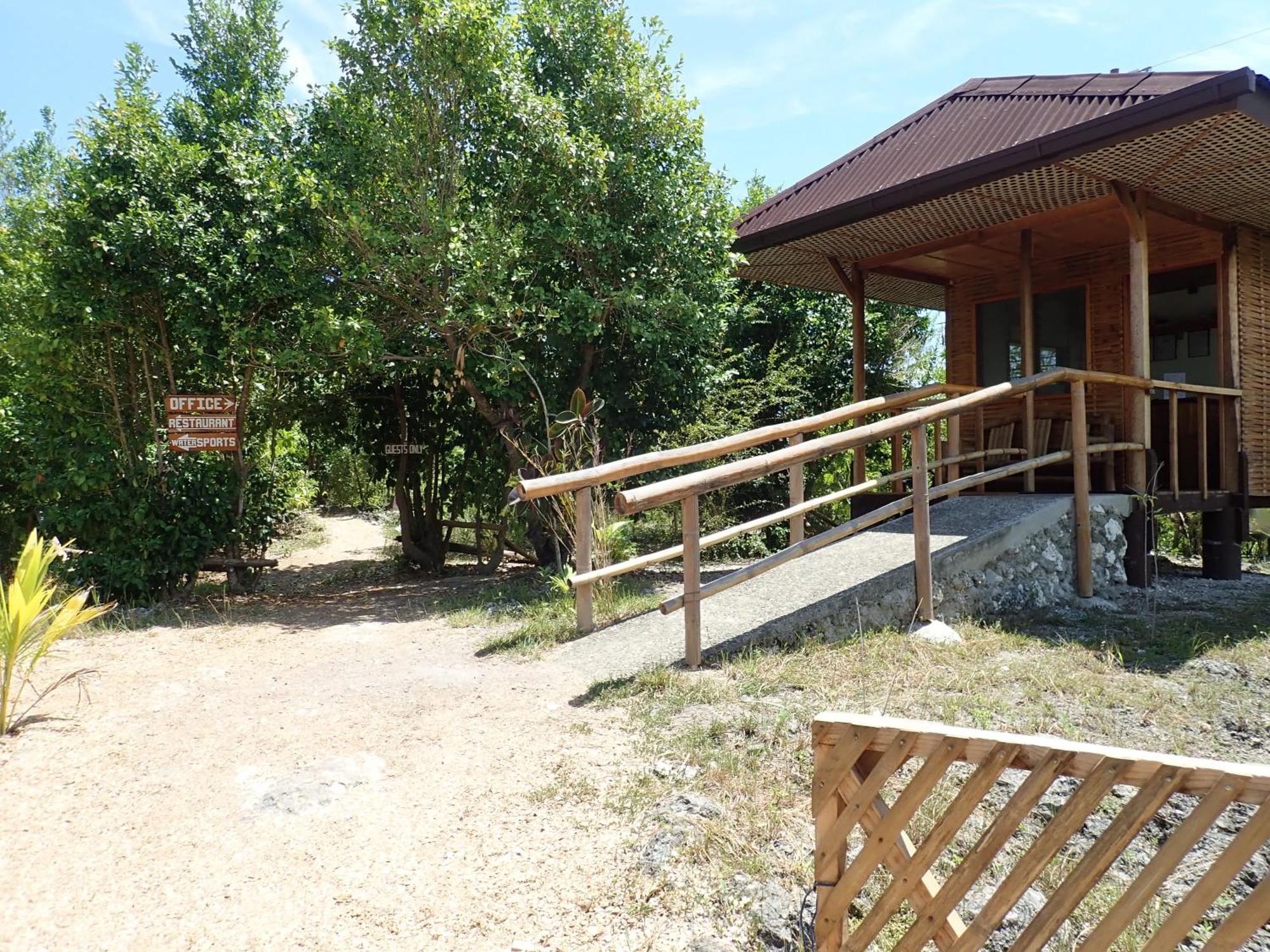 Eskapo Verde Lodge Moalboal Badian Bagian luar foto