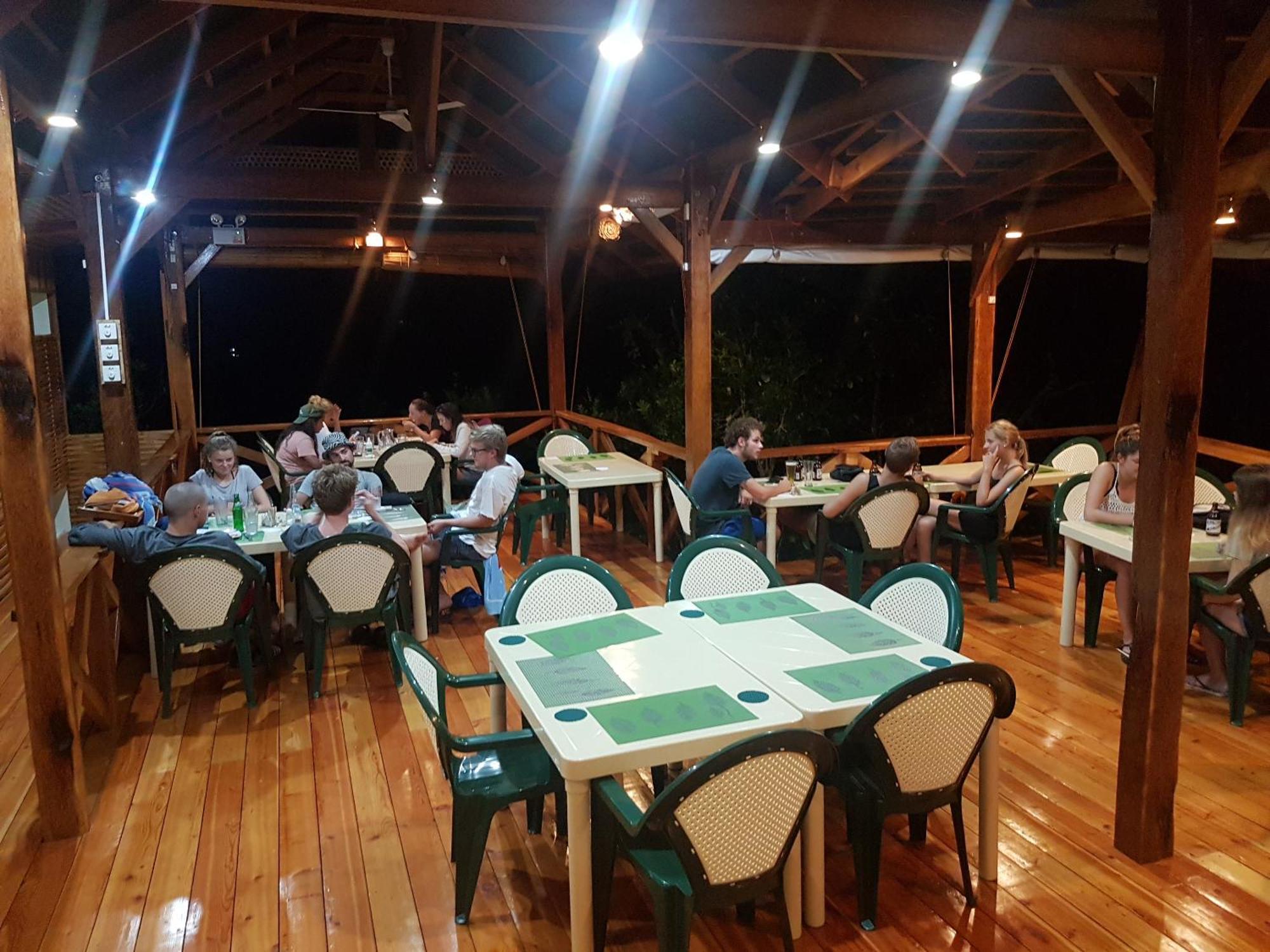 Eskapo Verde Lodge Moalboal Badian Bagian luar foto